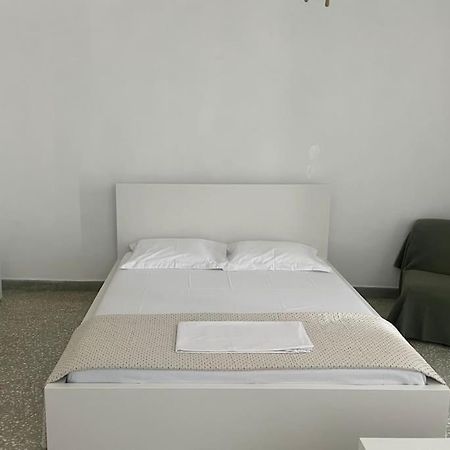 Cozy, Spacious, Newly Renovated Flat In Adamas Buitenkant foto