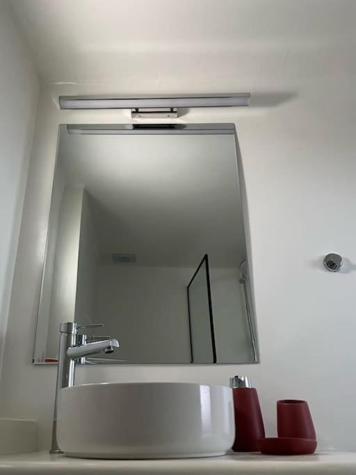 Cozy, Spacious, Newly Renovated Flat In Adamas Buitenkant foto