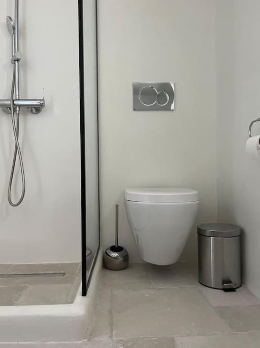 Cozy, Spacious, Newly Renovated Flat In Adamas Buitenkant foto