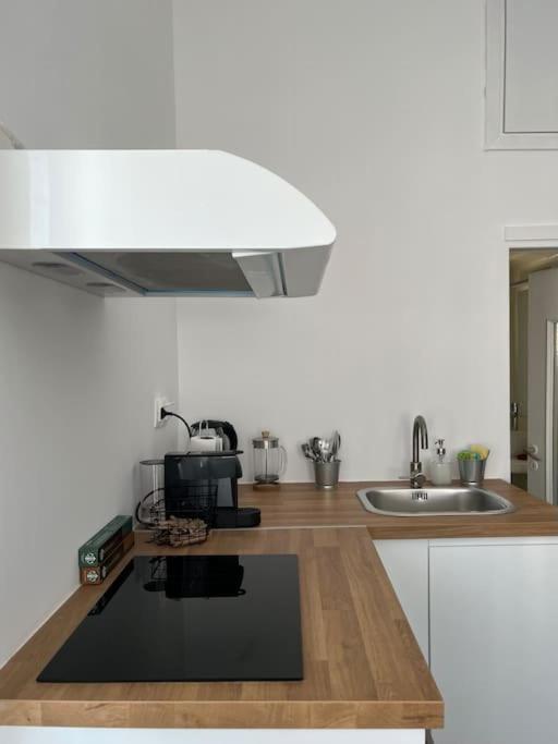 Cozy, Spacious, Newly Renovated Flat In Adamas Buitenkant foto