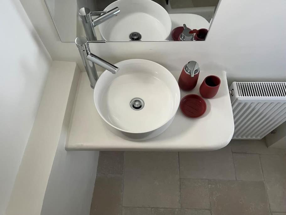 Cozy, Spacious, Newly Renovated Flat In Adamas Buitenkant foto